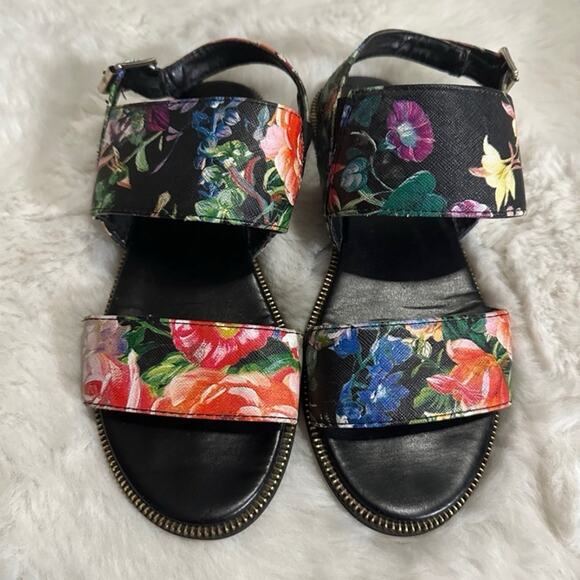 FOREVER 21 Floral Sandals - Picture 1 of 7